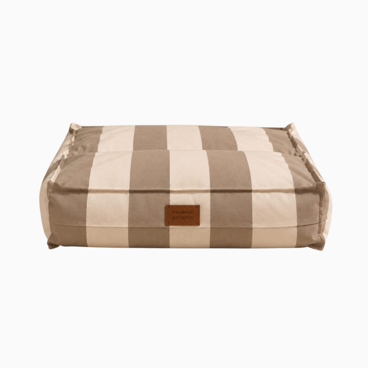 Cama para perros Bambino Doggies Tomaso de rayas beige y blancas, impermeable, desenfundable y con etiqueta de cuero.