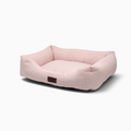Cama para perros Bambino Doggies de tela vichy rosa con relleno mullido y etiqueta de piel personalizada