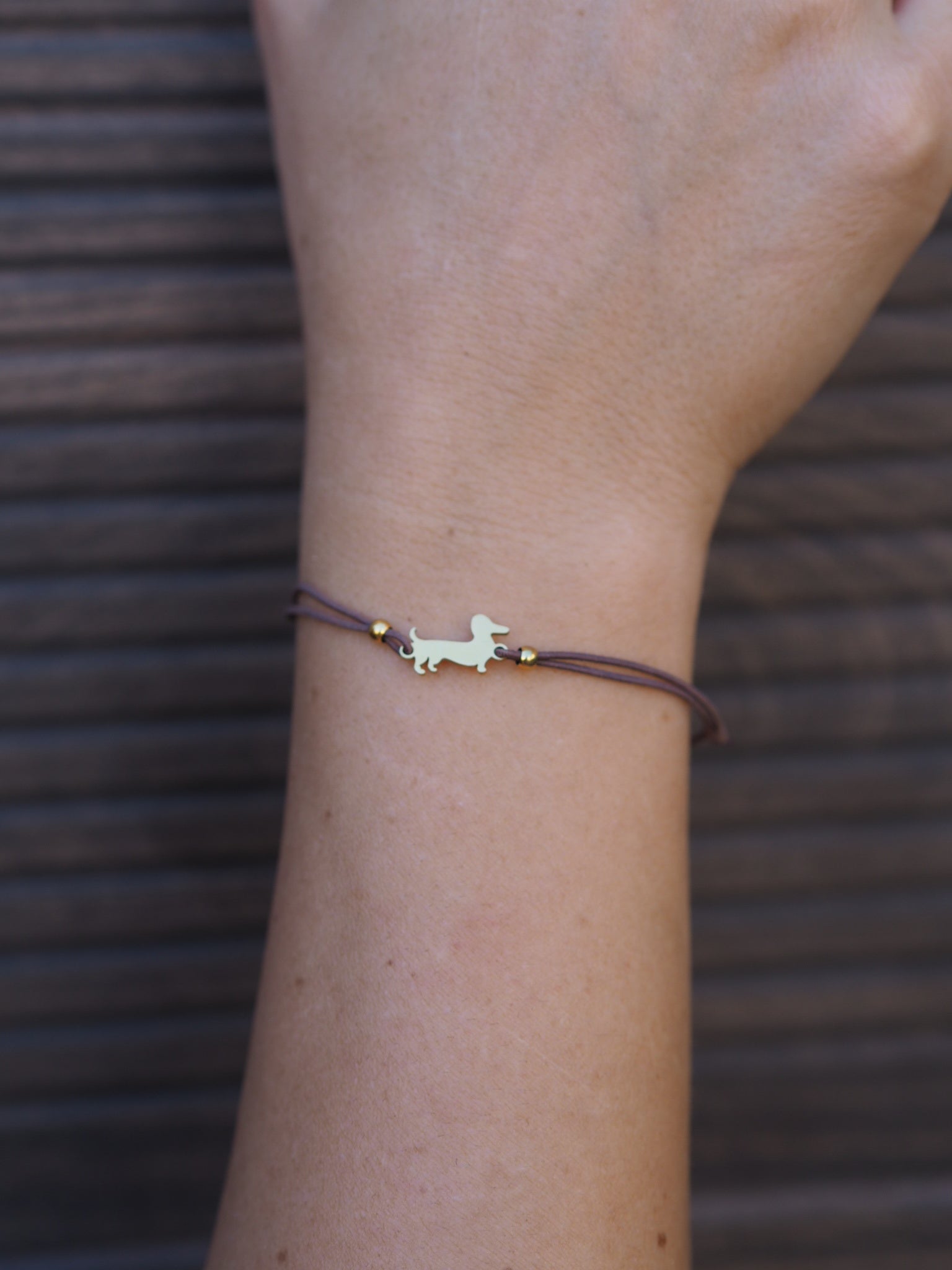 Pulsera teckel marrón