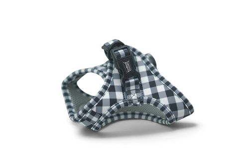 Arnés body para perro Bambino Doggies con estampado de cuadros vichy en blanco y negro y cierre de click superior